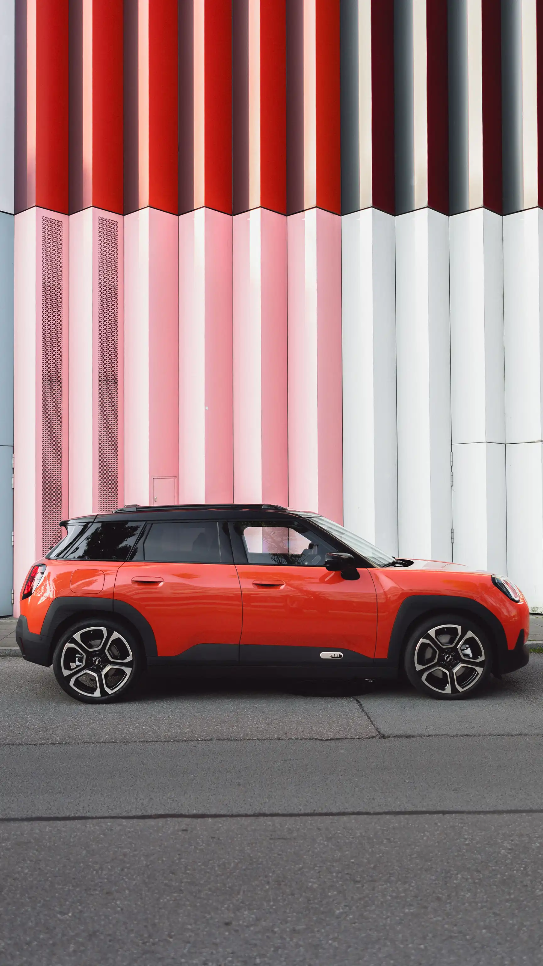 MINI Aceman Electric – Vue latérale