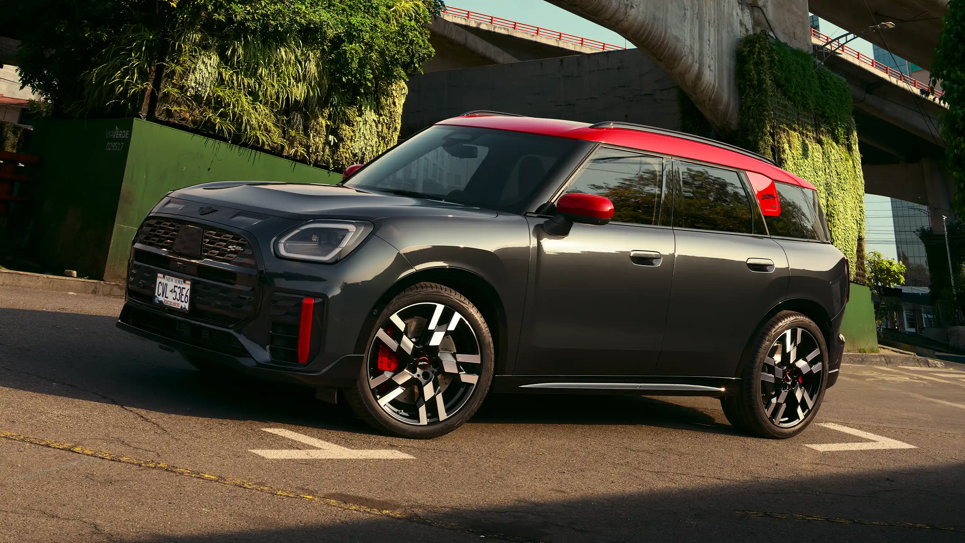 MINI Countryman Electric – Teaser MINI Countryman Electric JCW