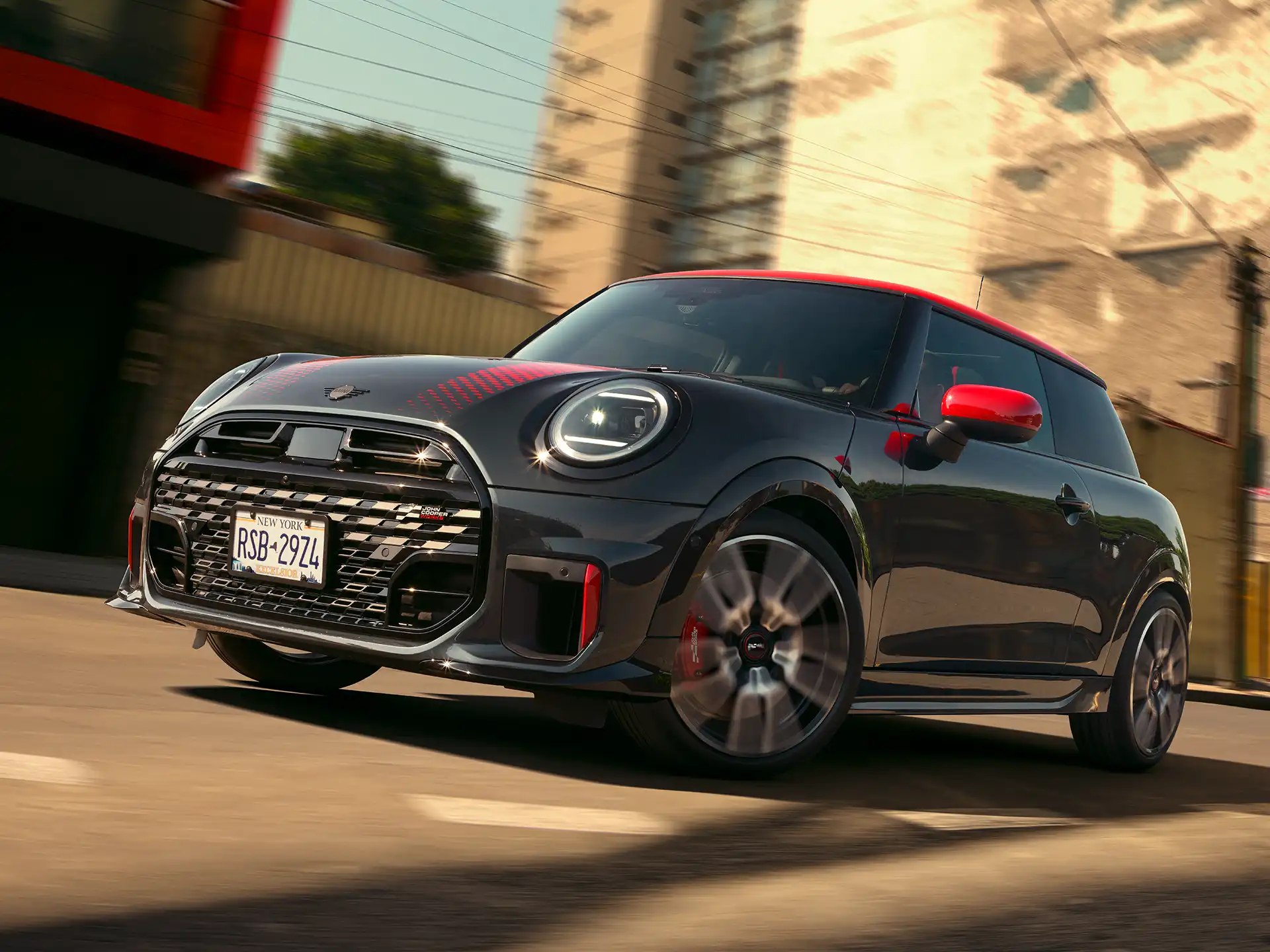 MINI John Cooper Works - F66 JCW Vue latérale