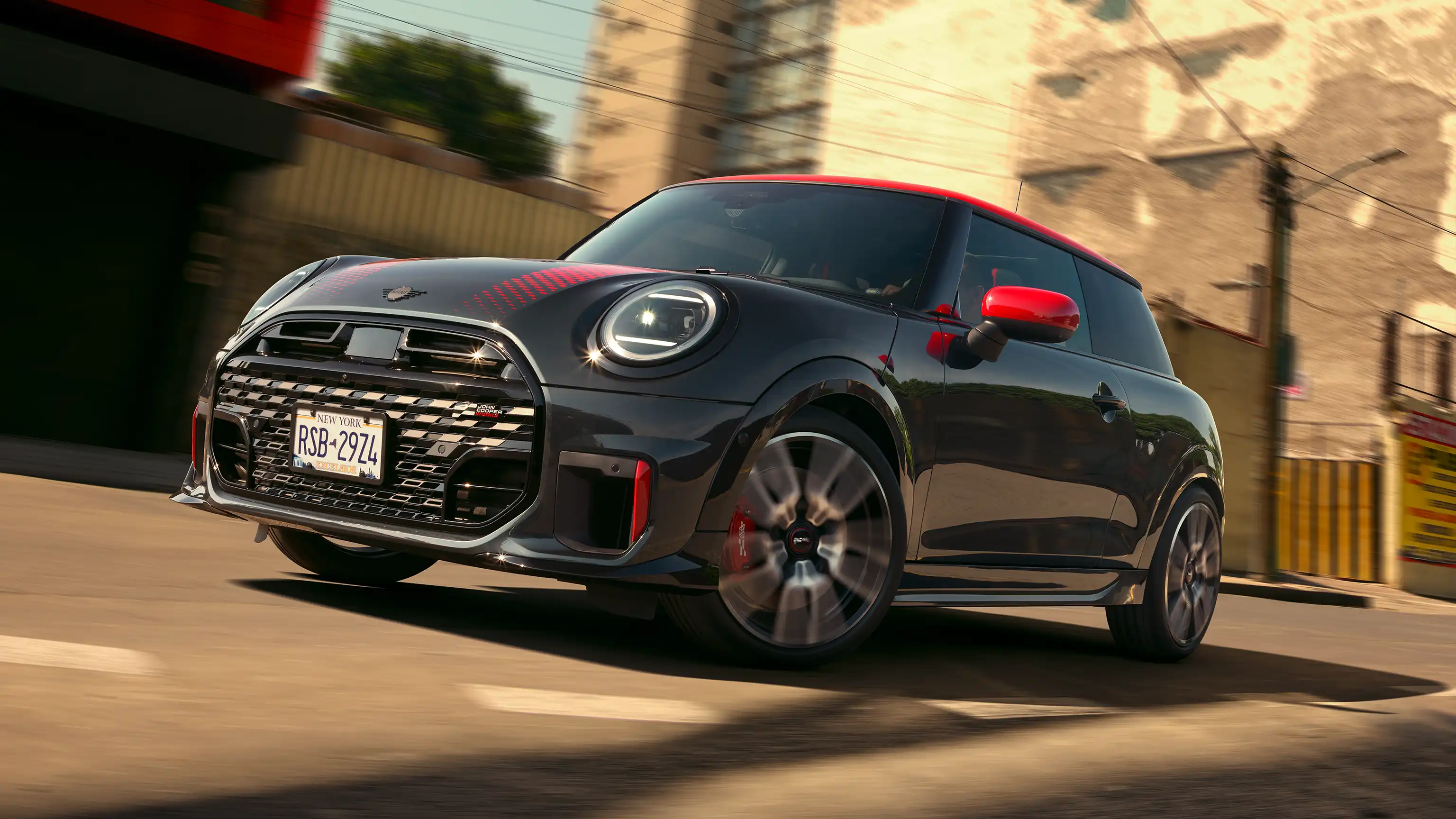 MINI John Cooper Works - F66 JCW Vue latérale