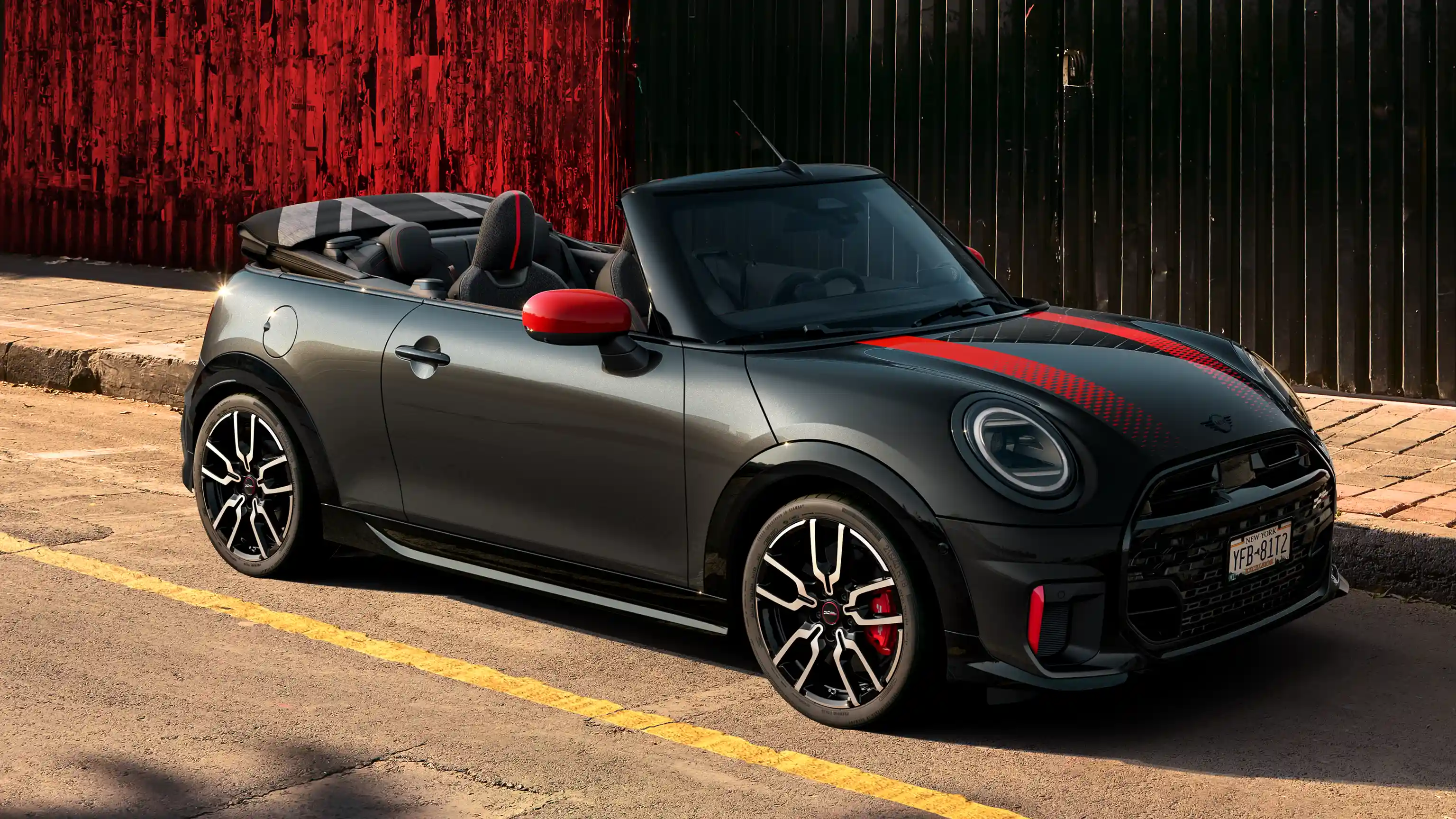 MINI John Cooper Works - F67 JCW Vue latérale