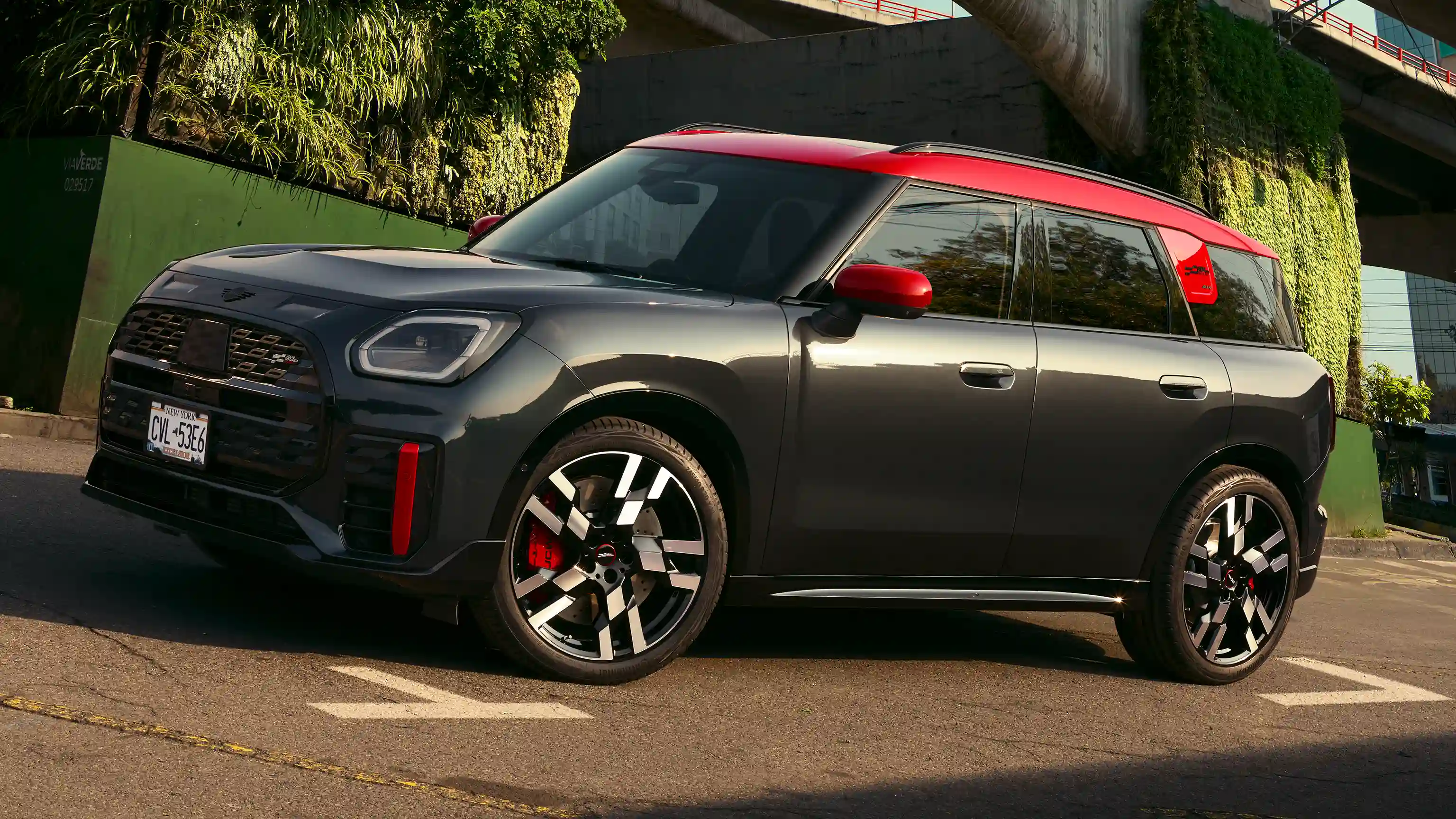MINI John Cooper Works - U25 JCW Vue latérale