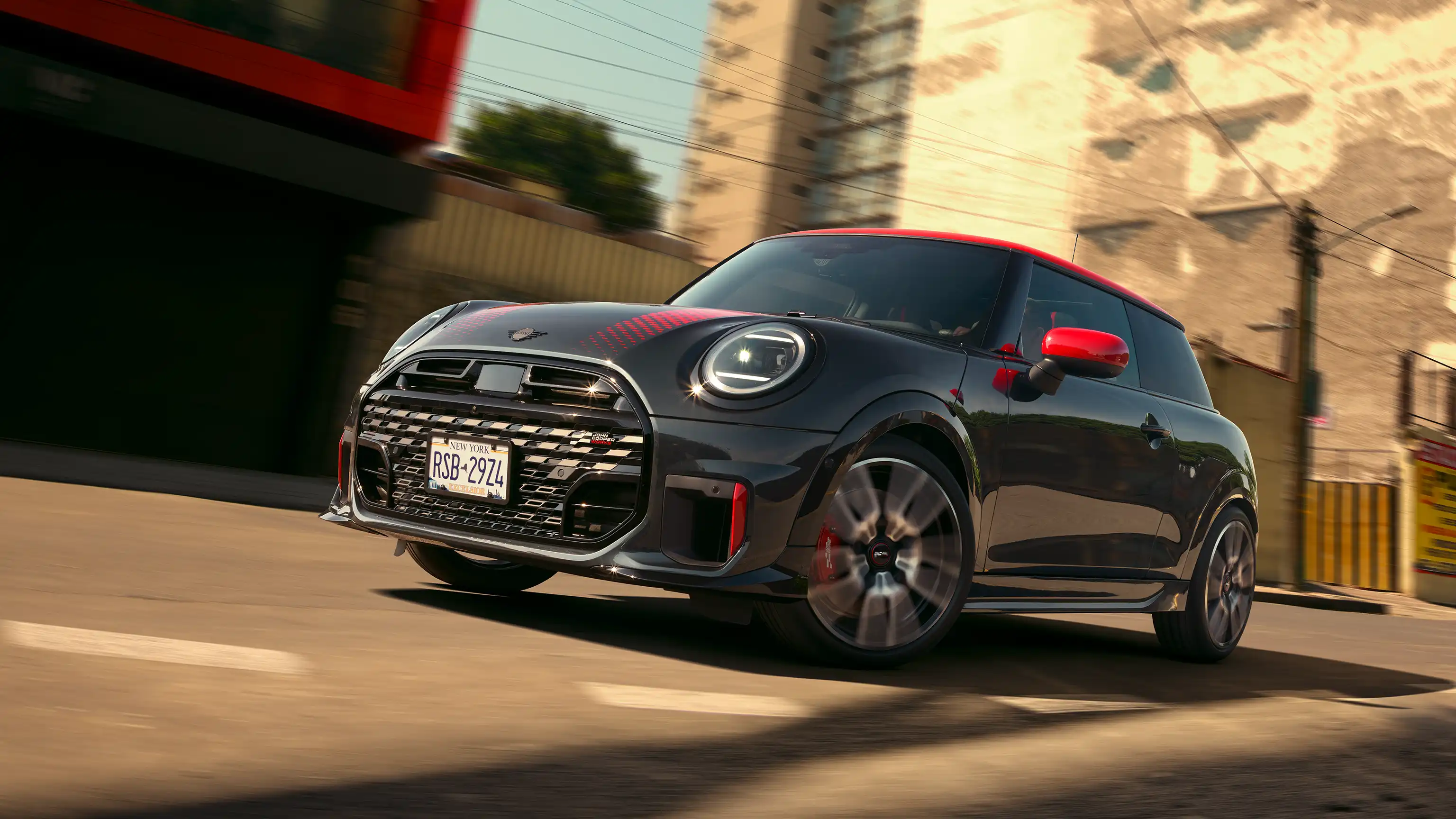 MINI John Cooper Works - F66 JCW Vue latérale