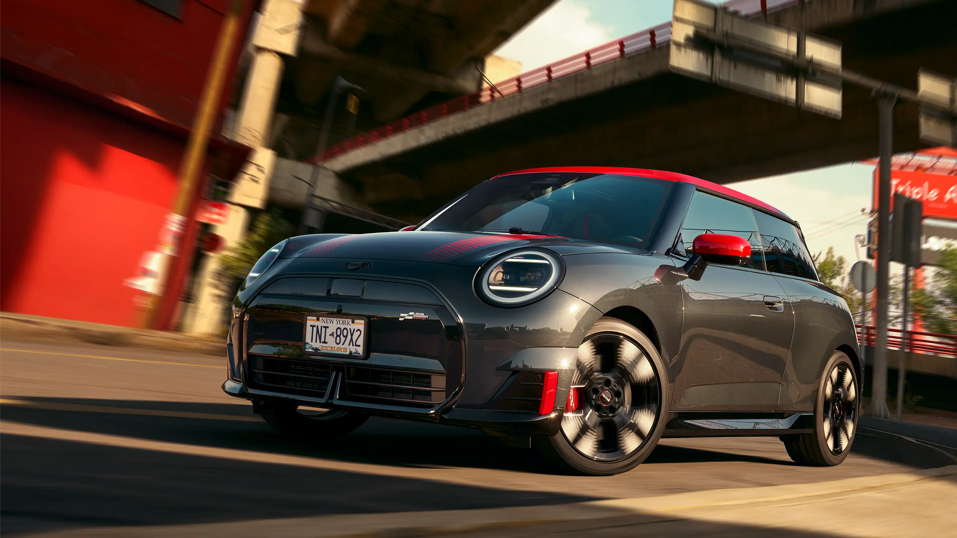 MINI John Cooper Works - J01 JCW Vue latérale