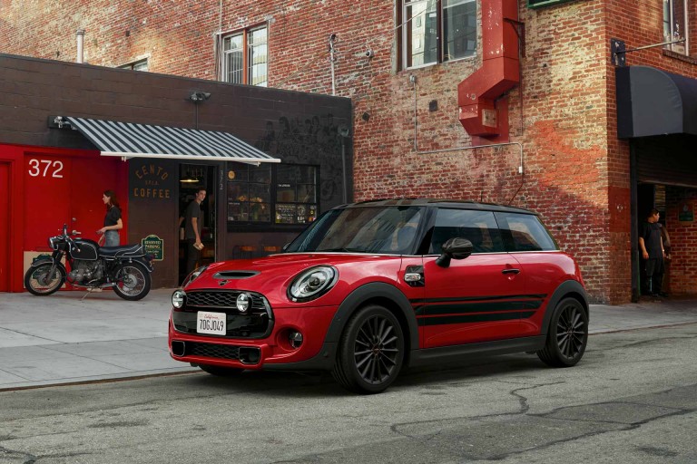 Accessoires MINI - MINI Hatch 3 Portes – Touches de style en noir sur rouge