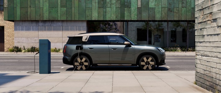 MINI Countryman Electric - stage
