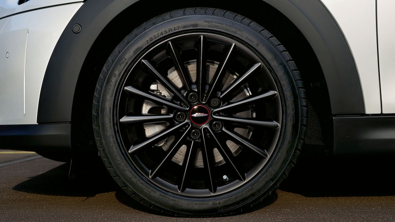 MINI 3 portes Cooper SE – 17" JCW Multi Spoke – Jet Black Matt