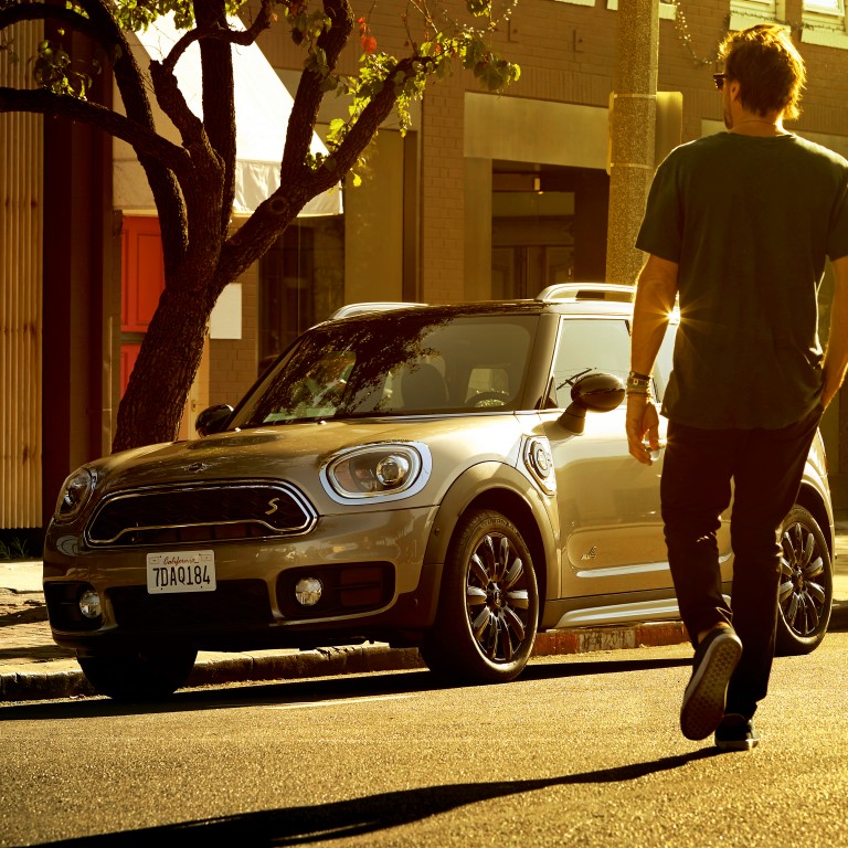 MINI Countryman plug-in hybrid – plug in, power up and drive off